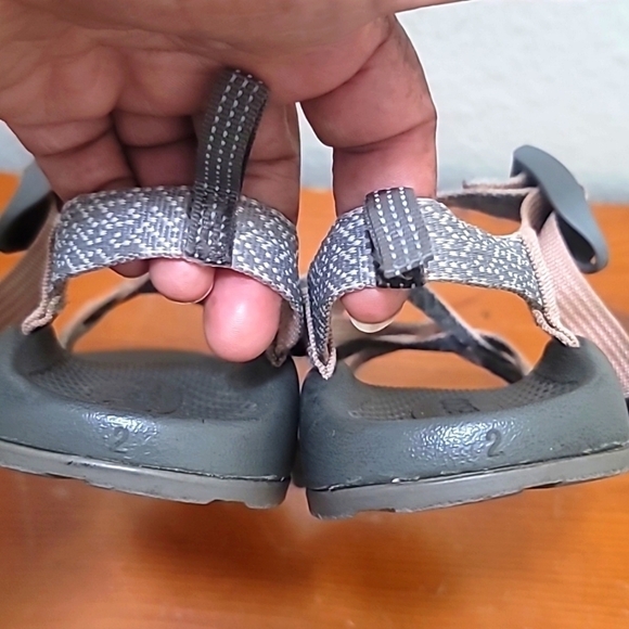 CHACO Z/CLOUD X YOUTH SZ 2 HIKING GRAY/PINK WATERPROOF SANDAL - Picture 3 of 11